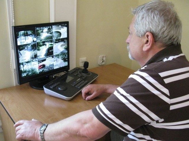 Kamery obsługiwane są przez pracowników miasteckiego ratusza, ale to się zmieni po rozbudowie monitoringu. Zajmie się tym policja.