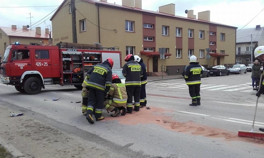 W wyniku zderzenia poszkodowany został motocyklista