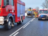 Wypadek na drodze krajowej nr 79 w Woli Biechowskiej. Zderzyły się fiat punto i ciężarówka 