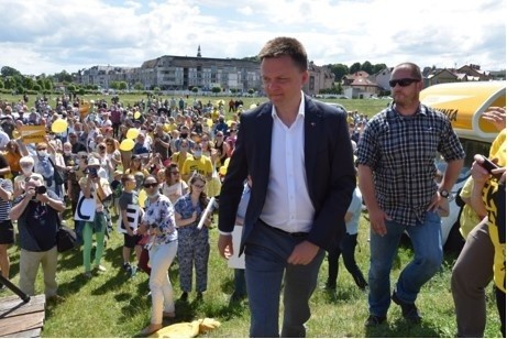 Wybory prezydenckie 2020. Szymon Hołownia w Tczewie: To państwo stoi na głowie. [Zdjęcia]