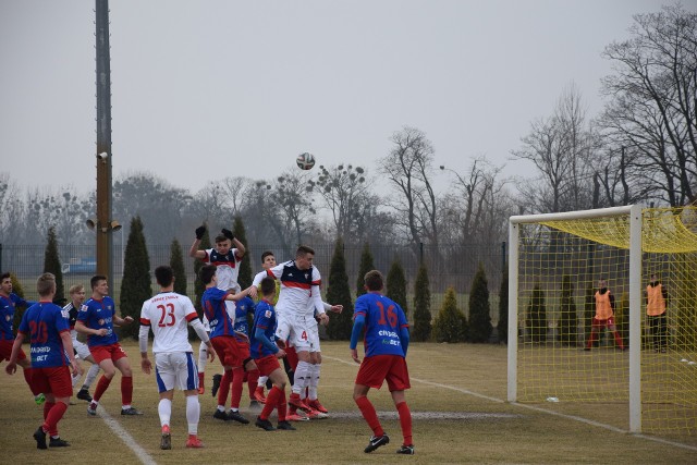Młodzi piłkarze Odry w rozgrywkach centralnych rywalizują z takimi firmami jak m. in. Górnik Zabrze.