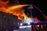 Pożar w Jaworze! Ogień na terenie składowiska w dawnej cukrowni (ZDJĘCIA, FILM)