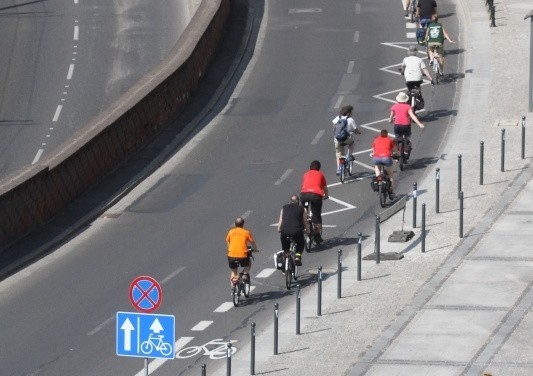 Na placu Dominikańskim nowy pas dla rowerów, a zaraz remont. Urzędnicy: Będzie lepiej, pomoże ITS 