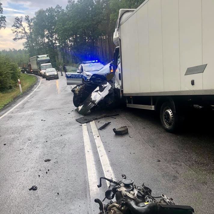 Śmiertelny wypadek na trasie Sztum - Kwidzyn 26.08.2020. Samochód osobowy zderzył się z ciężarówką. Nie żyje jedna osoba!