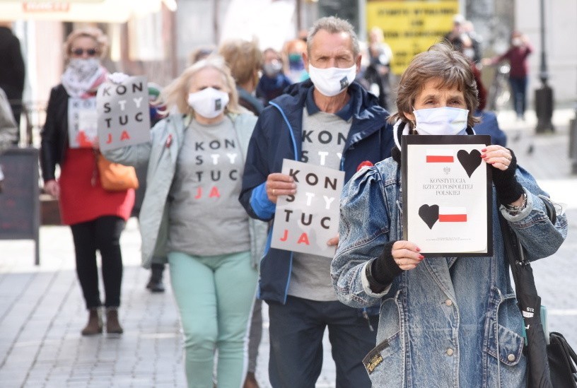 Protest przeciwko rządom Prawa i Sprawiedliwości odbył się w...