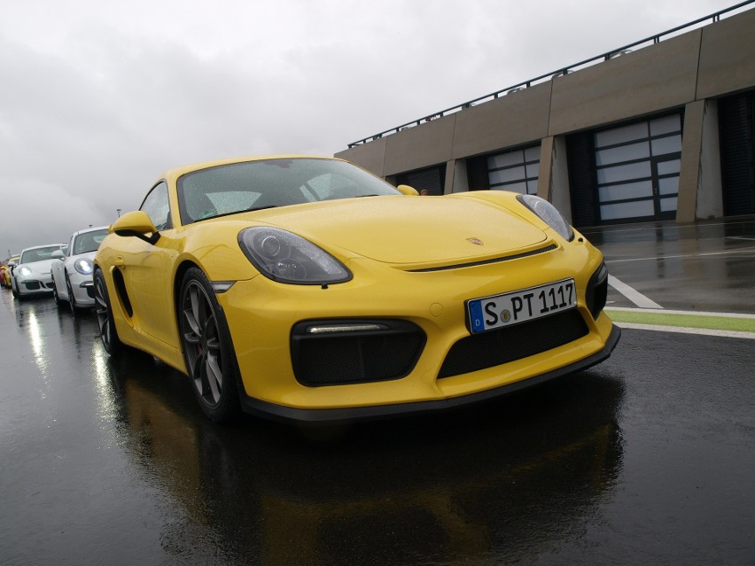 Porsche Cayman GT4 okrążyło Północną Pętlę Nürburgringu w 7...