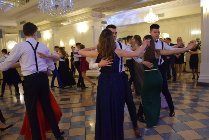 Studniówka 2019 Bal LO Mońki w Dworze Czarneckiego [ZDJĘCIA, WIDEO]