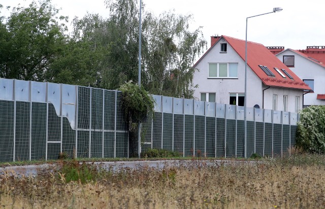 Ekrany akustyczne przy ulicy Sosabowskiego w Szczecinie