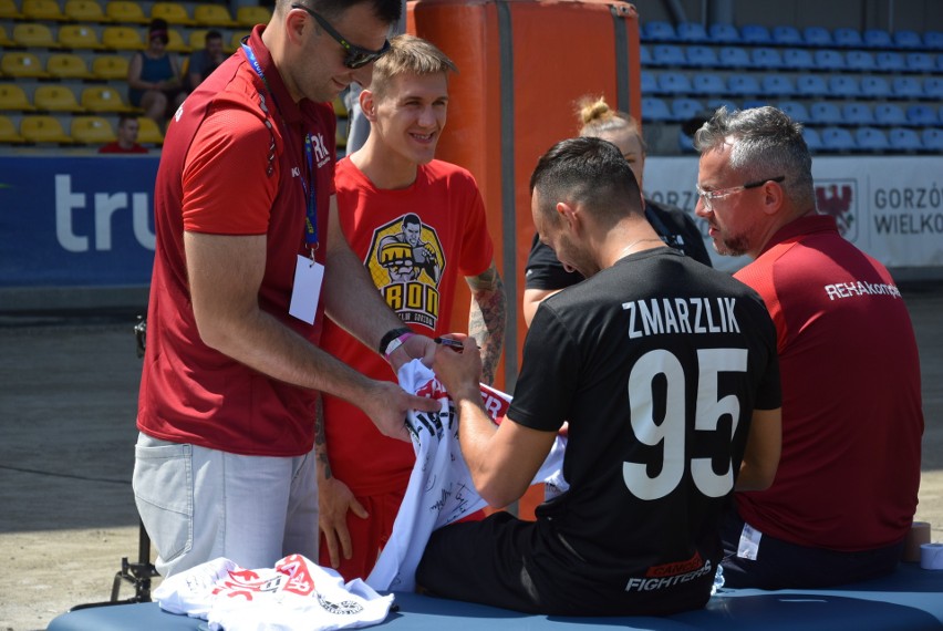 Zmarzlik, Janowski i inni - świat speedwaya grał w futbol w trakcie charytatywnego meczu gwiazd