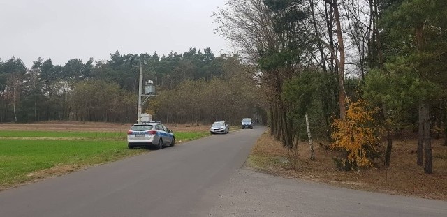 Policja zatrzymała dwóch mężczyzn podróżujących samochodem, w tym jednego obywatela Syrii. Trwa obława na pozostałych pasażerów