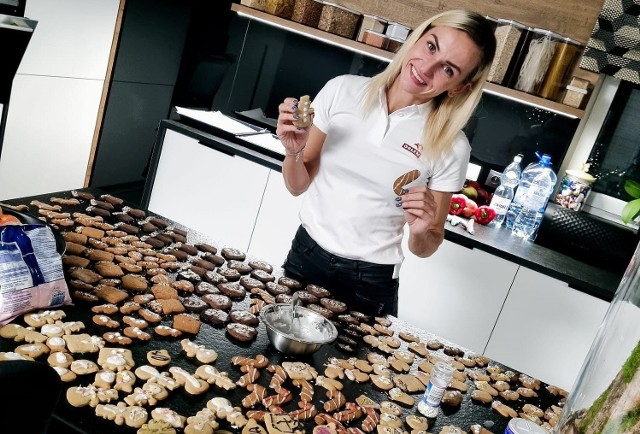 Justyna Święty-Ersetic upiekła całą masę świątecznych ciasteczek