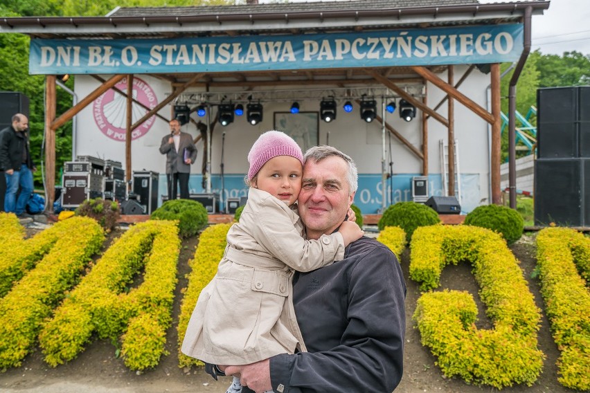 Jan Potoniec z wnuczką