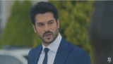 "Wieczna miłość" odcinek 16. Kemal zrywa kontrakt Zeynep i przeprowadza ostrą rozmowę z Emirem! [STRESZCZENIE ODCINKÓW+ZDJĘCIA]