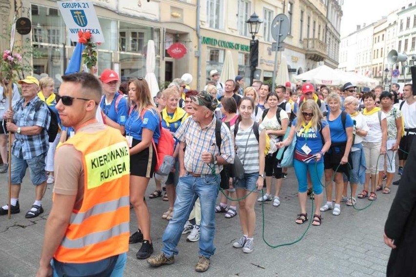 Kraków. Pielgrzymi tłumnie ruszyli na Janą Górę [ZDJĘCIA]