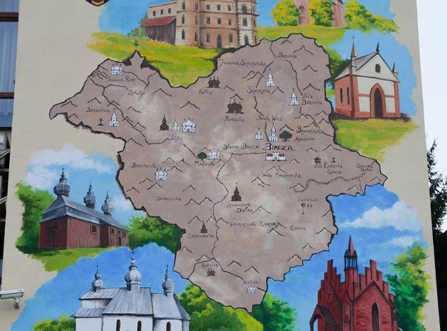Mural z mapą atrakcji turystycznych w Birczy.