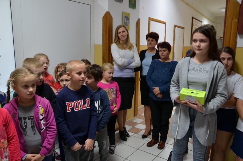 Gorlickie. Uczniowie ze Stróżnej dołączyli do akcji pomocy dla Antosi Kluk. Zorganizowali w szkole zbiórkę