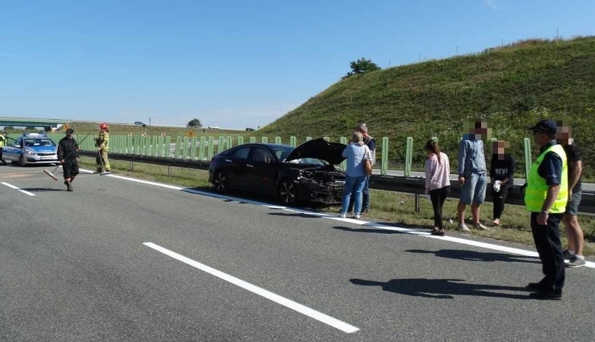Wypadek dwóch samochodów osobowych w Falęcicach.