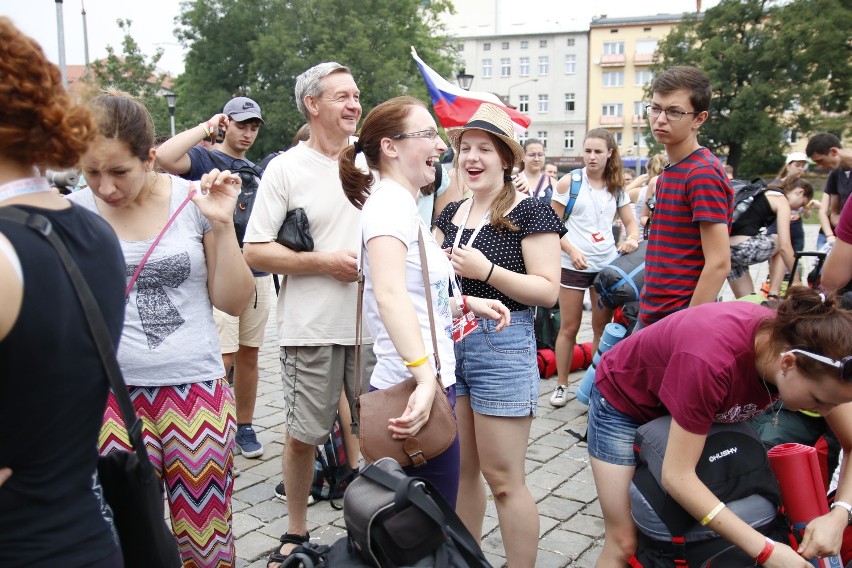 2000 młodych ludzi w drodze na ŚDM z Opola do Krakowa