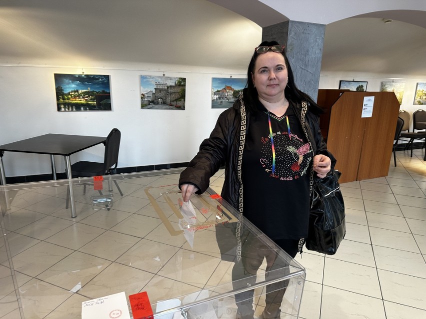 Trwa druga tura wyborów samorządowych 2024 w Skarżysku-Kamiennej, stolicy powiatu skarżyskiego. Zobacz jak przebiega głosowanie