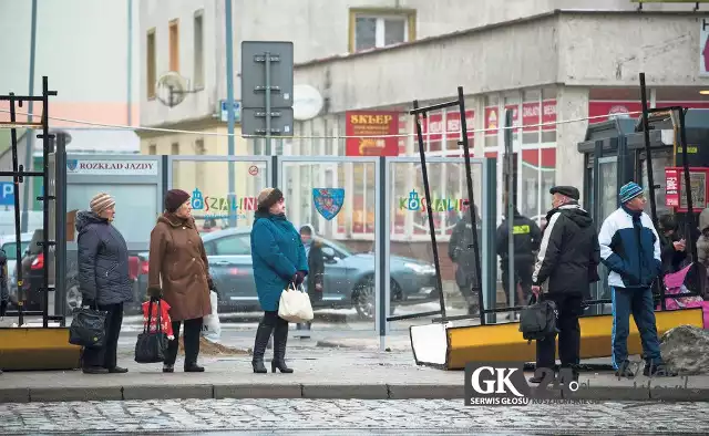 Gospodarzami przystanków jest dotychczasowy ZDM, czyli po nowemu Zarząd Dróg i Transportu (pozostałe zadania, jakie instytucja miała do tej pory, pozostają bez zmian)