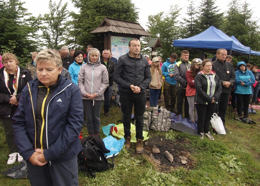 Odkryj Beskid Wyspowy. Mimo niesprzyjającej pogody pokonali Jasień [ZDJĘCIA]