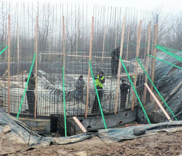 Trwa budowa zbiornika wody pitnej w Przybysławicach