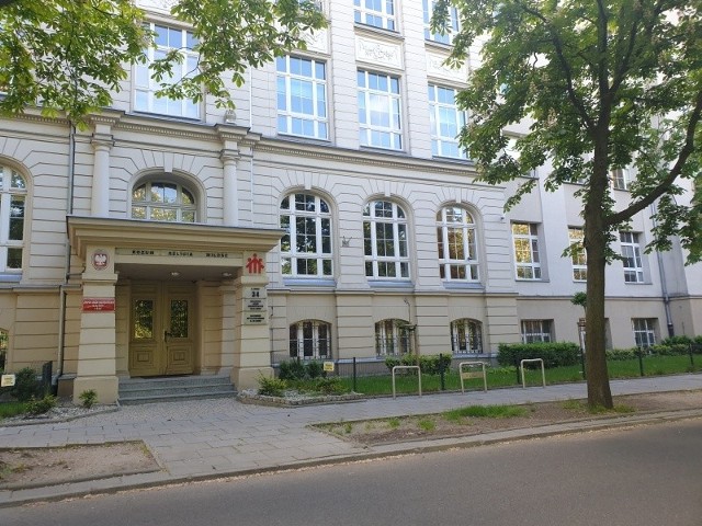 Zespół Szkół Salezjańskich w Łodzi mieści się przy ul. Wodnej 34.