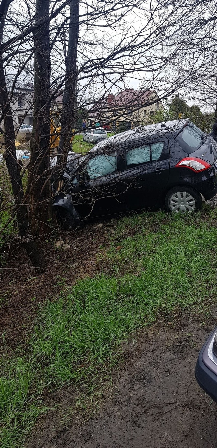 Wypadek na serpentynach na krajowej siódemce w Michałowicach