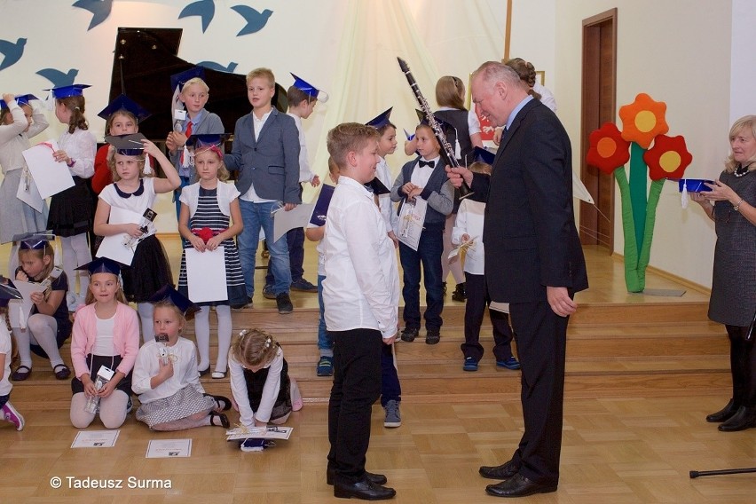 W szkole muzycznej w Stargardzie było ślubowanie i pasowanie na ucznia