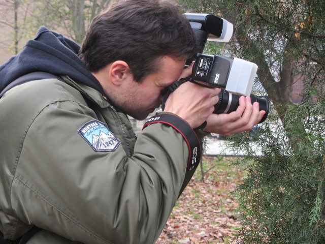 Michał Matuszak fotografuje owady