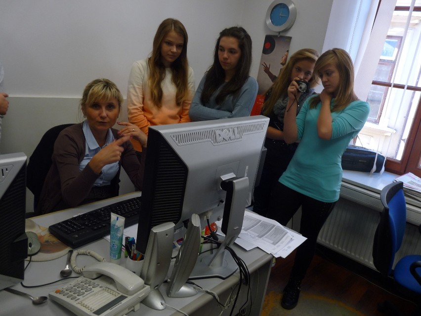 Uczniowie z gimnazjum w Niedrzwicy Dużej w redakcji Kuriera