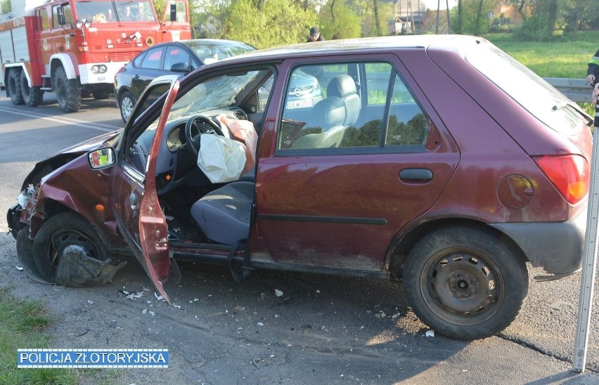 Spowodował wypadek jadąc autem z szybą od innego samochodu, bez śrub w kołach! (ZDJĘCIA) 