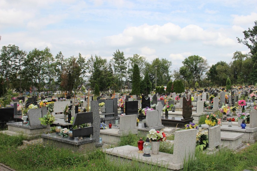 Ruda Śląska: Będzie remont cmentarza komunalnego. Wymienią bramę wejściową i asfalt, a to nie wszystko. ZDJĘCIA