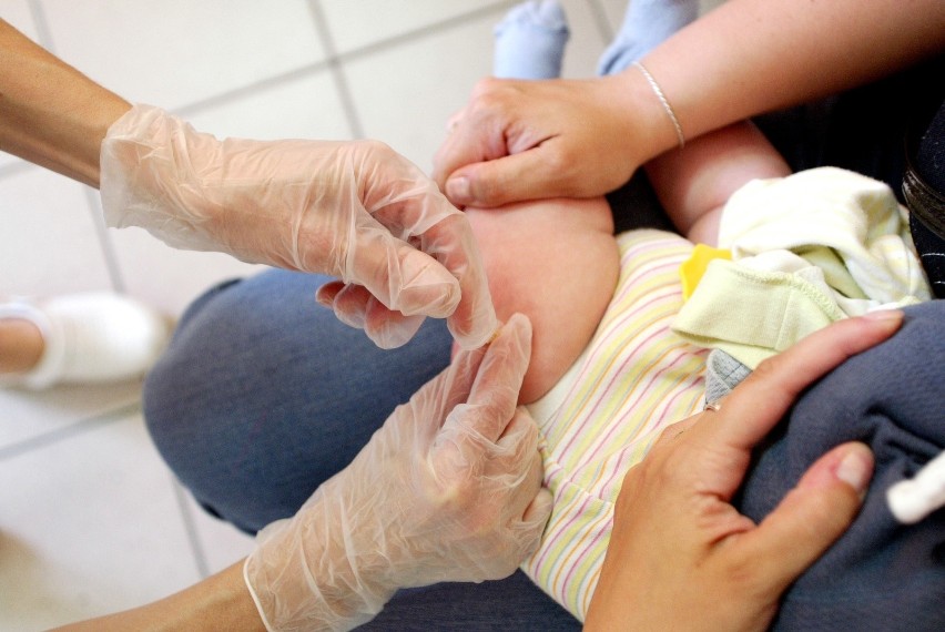 Szczepionka będzie podawana dzieciom w udo bądź w ramię.