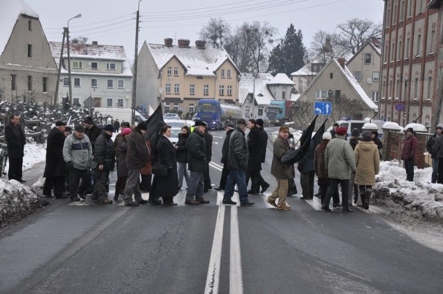 Niemodlinianie już blokowali miasto domagając się budowy obwodnicy. W piątek będą protestować jeszcze raz.