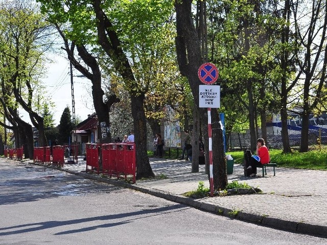 Tak obecnie wygląda dworzec autobusowy w Sandomierzu. Mieszkańcy mówią, że to antyreklama dla turystycznego miasta.