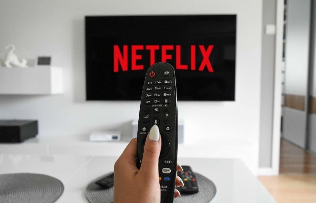 Na obecną chwilę Netflix ma już ponad 200 milionów subskrybentów na całym świecie, z czego 36 to abonenci, którzy zaczęli korzystać z oferty dopiero w ubiegłym roku. Rynkowi eksperci nie mają wątpliwości, że ogromny udział w tak dużym wzroście zainteresowania filmami i serialami, jakie oferuje platforma ma pandemia.