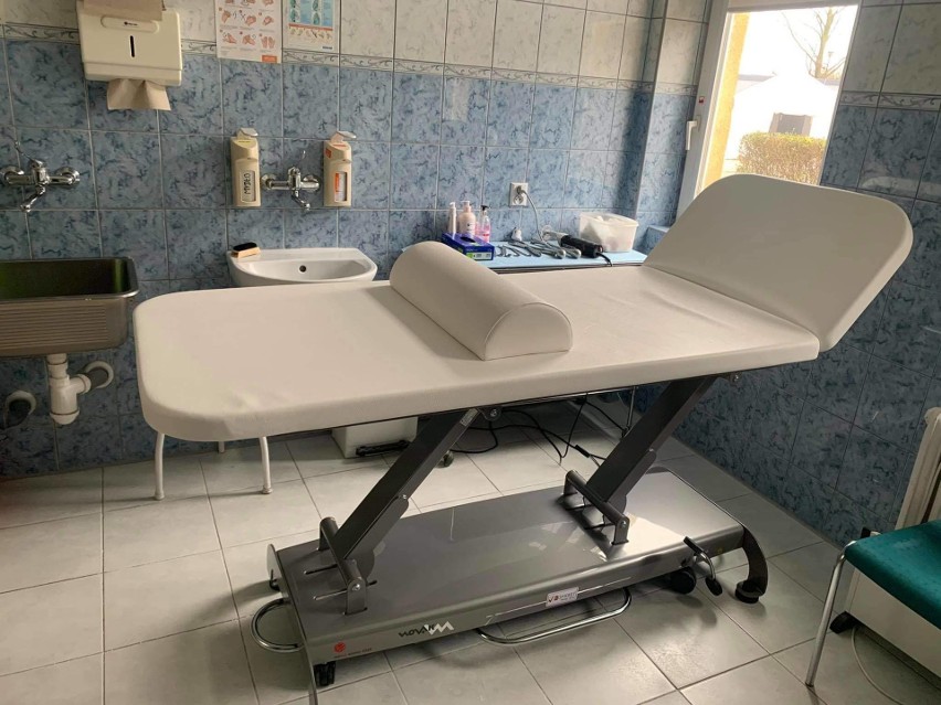 Szpital we Włoszczowie dostał nowoczesny stół zabiegowy do gipsowania