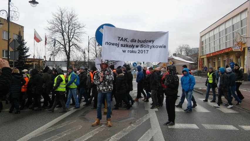 Mieszkańcy Sołtykowa zorganizowali manifestację "Tak dla...