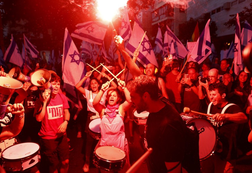 Protestujący maszerują przez Izrael do Jerozolimy. Chcą walczyć o demokrację i sądy