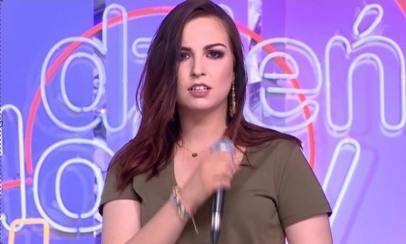 W TVN toruńska wokalistka Sara Pach zaśpiewała utwór "Sobą być".