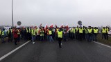 Protest rolników na autostradzie A2 między Łodzią a Warszawą. Pas w kierunku Warszawy zablokowany. Uwaga na utrudnienia!