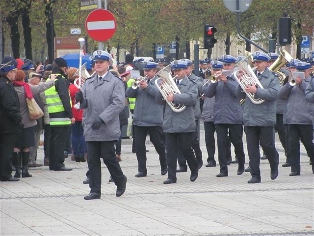 Defilada i ślubowanie strażaków w Częstochowie. Towarzyszyły...