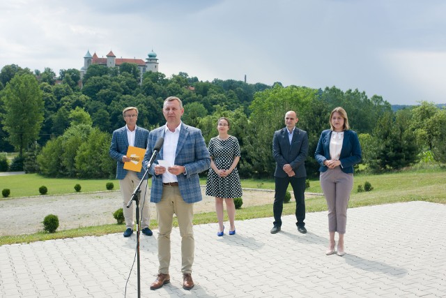 Prezentacja działaczy ruchu Szymona Hołowni w powiecie bocheńskim, 29.06.2021