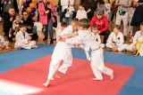 24 medale Dębnickich karateków na zawodach w Gdyni