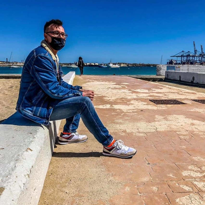 Radomski radny Robert Utkowski łapał słońce na Malcie