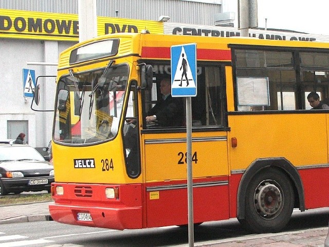 Średni wieku autobusu MZK to 13 lat.