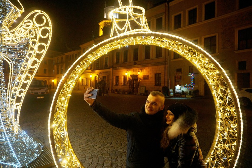 Lublin rozbłysł.  Zobacz, jak prezentują się świąteczne iluminacje