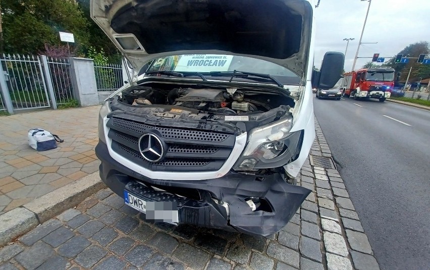 Rozpędzony kierowca busa prywatnej firmy transportowej,...