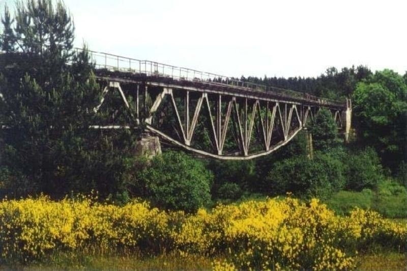 Most w 1975 r. Wtedy można było jeszcze po nim przejść.